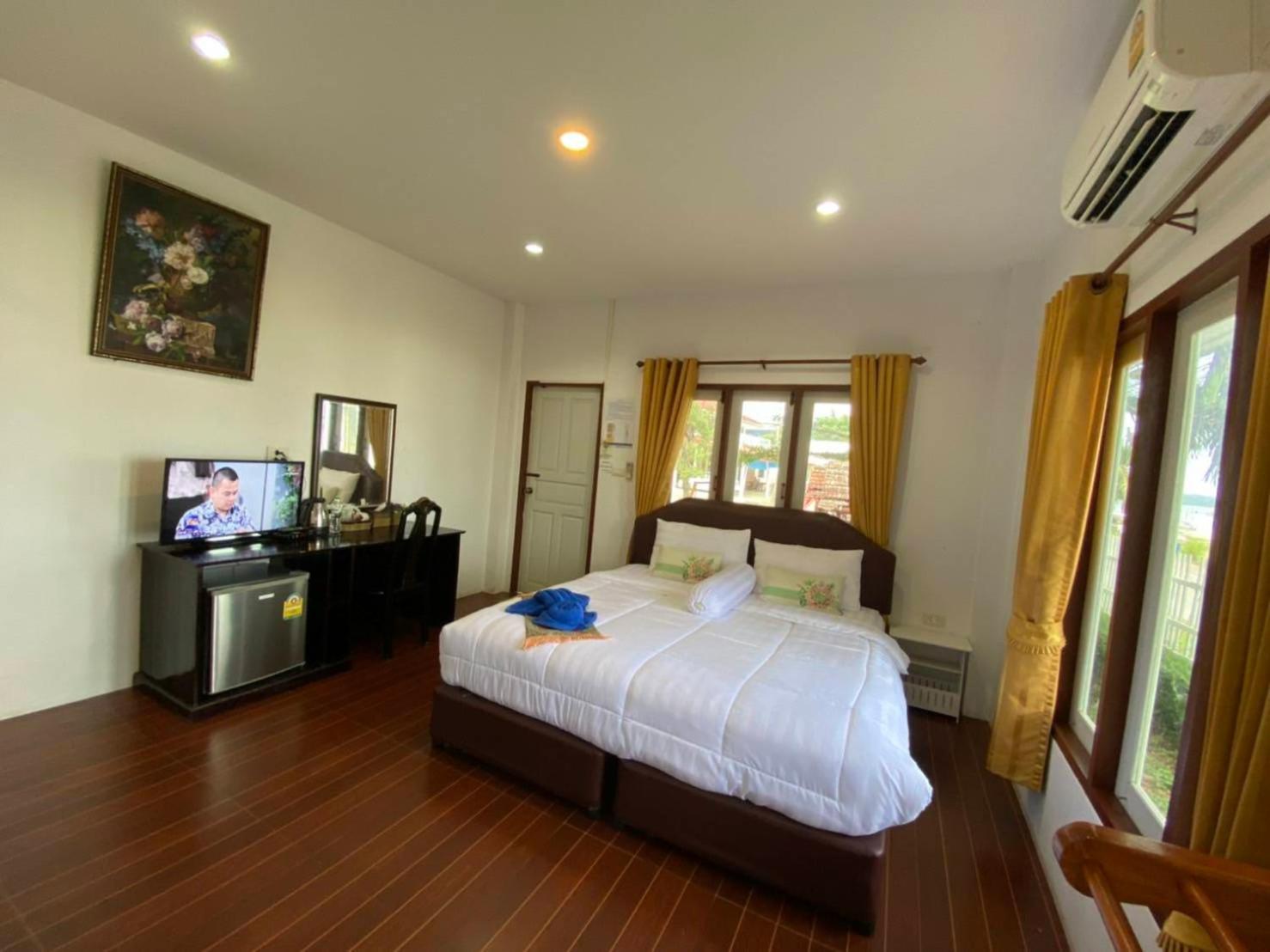 Baan Golden Resort & Residences Сам-Рой-Йот Экстерьер фото