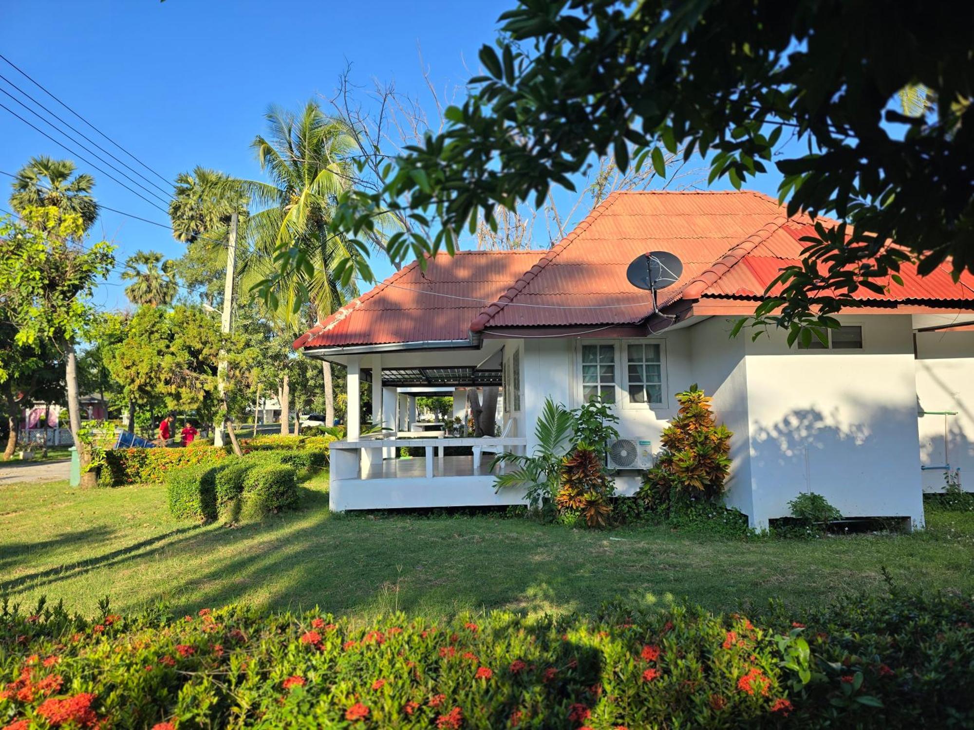 Baan Golden Resort & Residences Сам-Рой-Йот Экстерьер фото